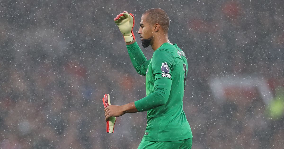 Robert Sanchez breaks silence with apology after Chelsea red card vs Man United - The Mirror